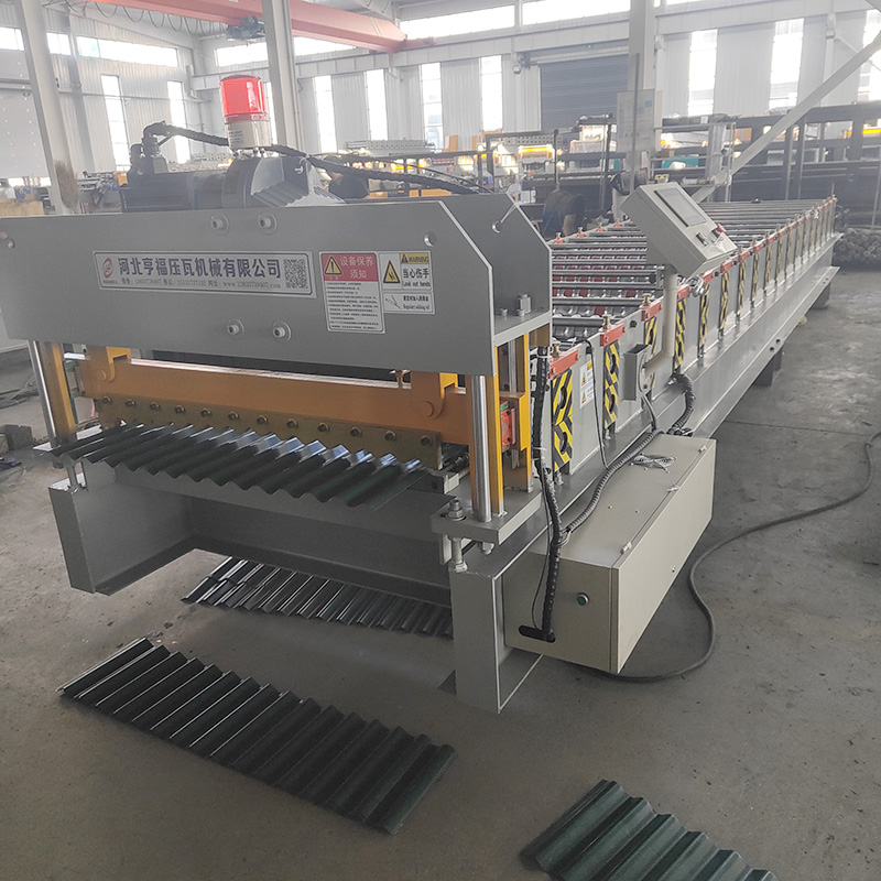 Roll forming machine