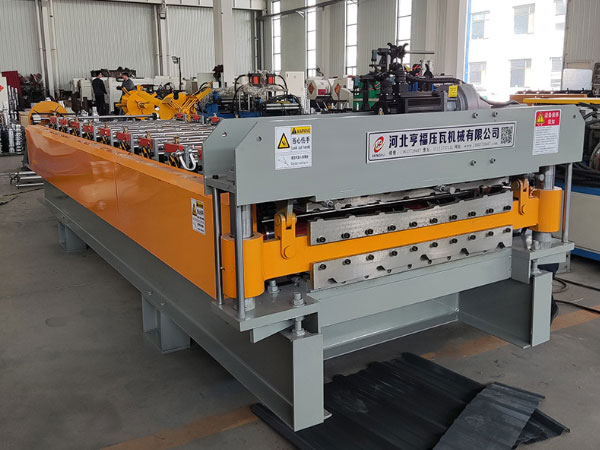 High-speed Metal Roofing Machine